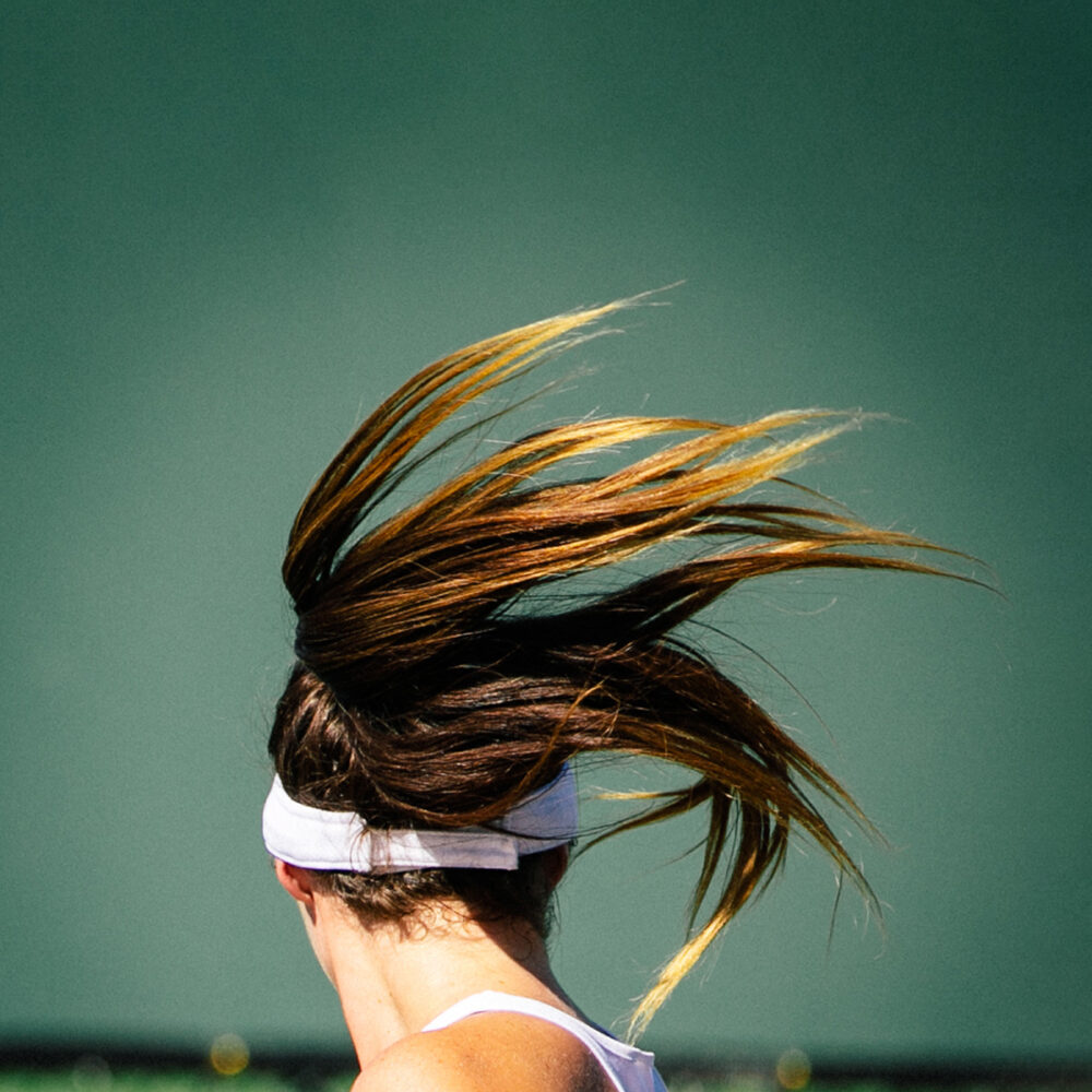 hair flipping in wind